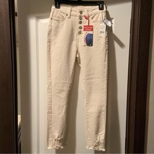 Indigo-Rein Curvy Fit/crop ankle, button-fly cream color jeans.  Size 1/24